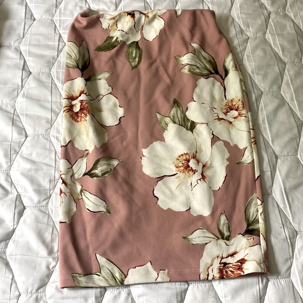 High Waisted Curvy Floral Skirt